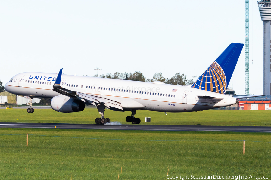 United Airlines Boeing 757-224 (N19117) | Photo 291550