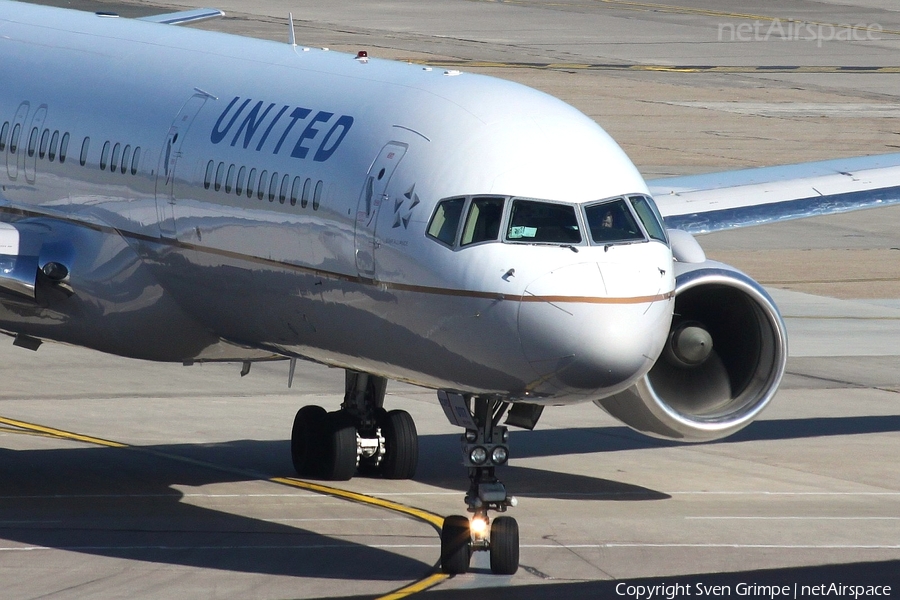 United Airlines Boeing 757-224 (N19117) | Photo 30674