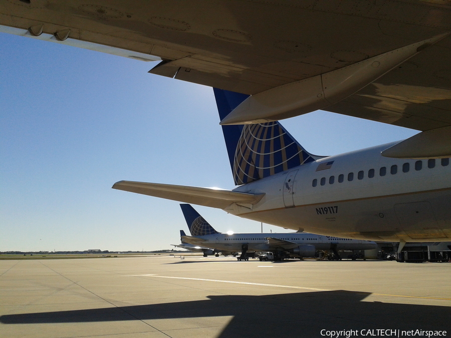 United Airlines Boeing 757-224 (N19117) | Photo 17546