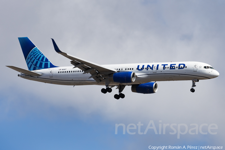 United Airlines Boeing 757-224 (N19117) | Photo 661780