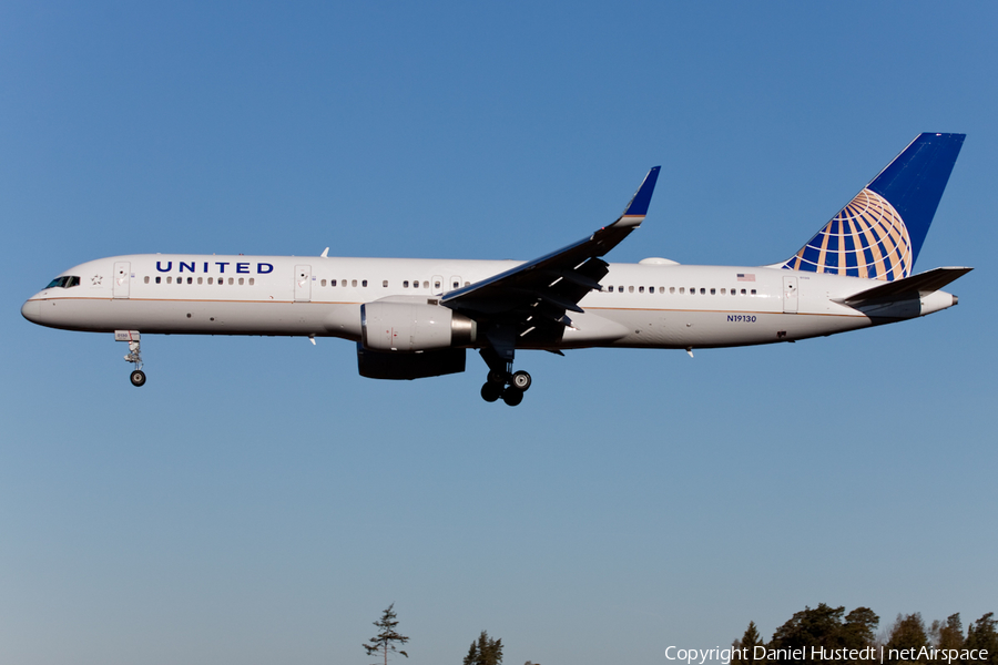 United Airlines Boeing 757-224 (N19130) | Photo 422134