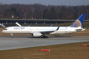 United Airlines Boeing 757-224 (N19130) at  Hamburg - Fuhlsbuettel (Helmut Schmidt), Germany