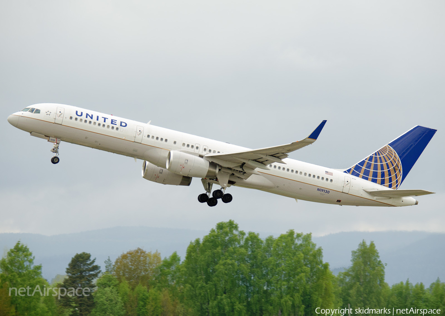 United Airlines Boeing 757-224 (N19130) | Photo 47775