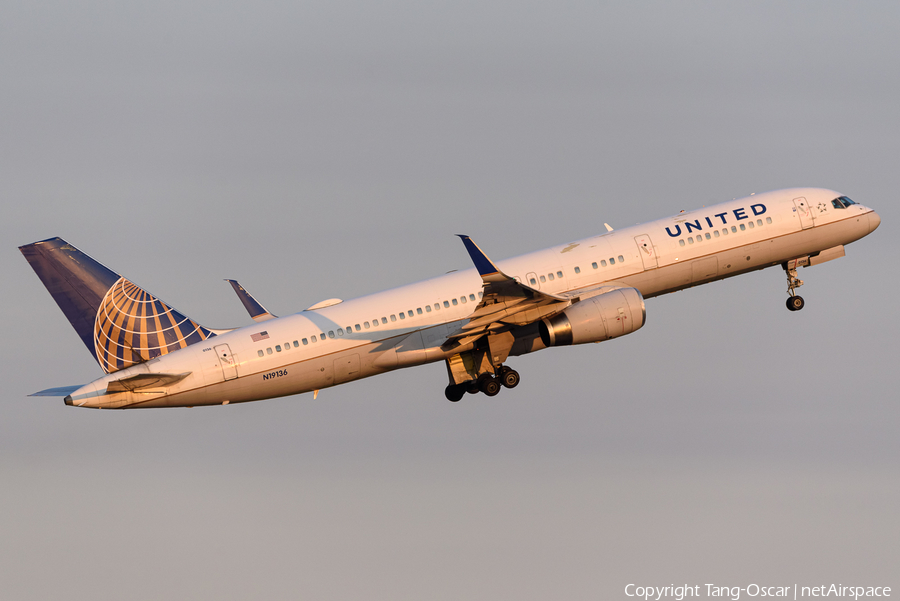 United Airlines Boeing 757-224 (N19136) | Photo 466212