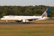 United Airlines Boeing 757-224 (N19136) at  Hamburg - Fuhlsbuettel (Helmut Schmidt), Germany