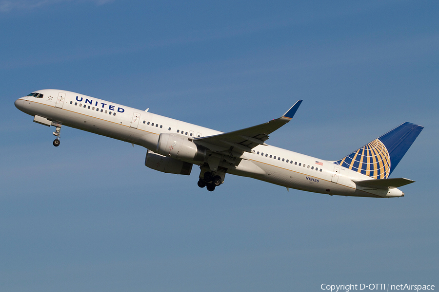 United Airlines Boeing 757-224 (N19136) | Photo 368082