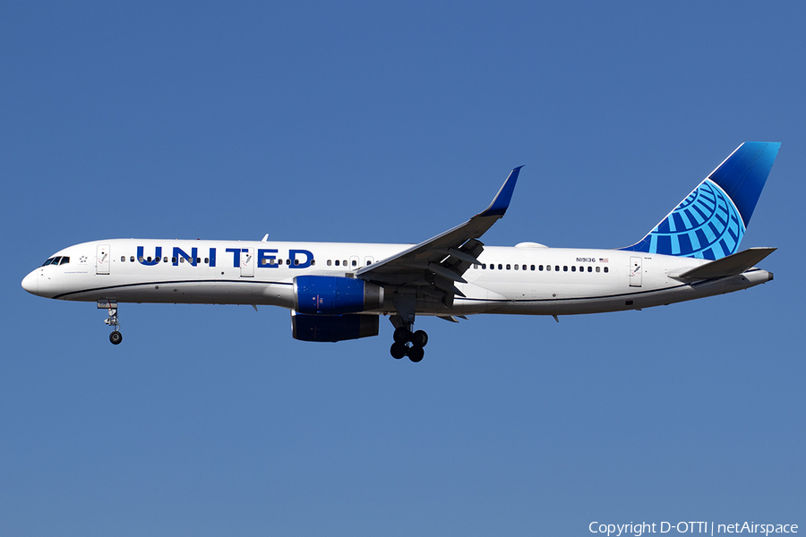 United Airlines Boeing 757-224 (N19136) | Photo 540826