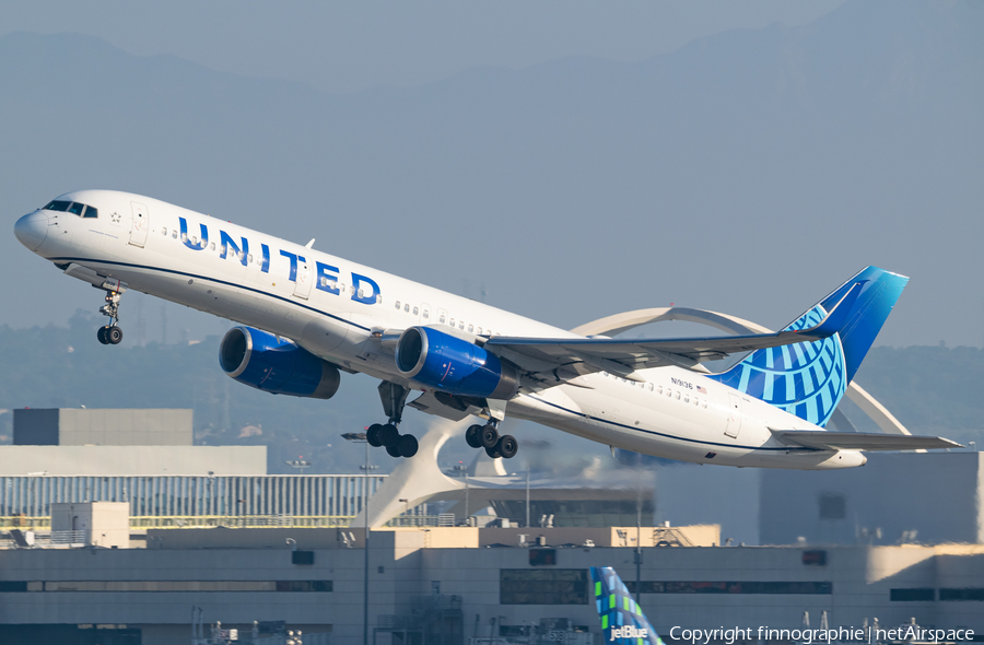 United Airlines Boeing 757-224 (N19136) | Photo 597892