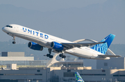 United Airlines Boeing 757-224 (N19136) at  Los Angeles - International, United States