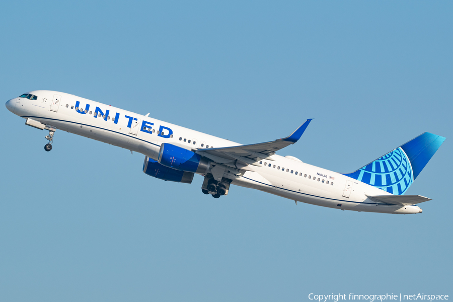 United Airlines Boeing 757-224 (N19136) | Photo 597893