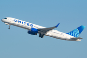 United Airlines Boeing 757-224 (N19136) at  Los Angeles - International, United States