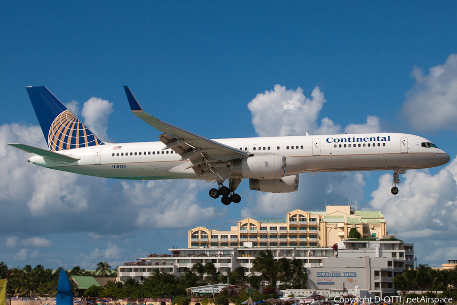 Continental Airlines Boeing 757-224 (N19136) | Photo 216918