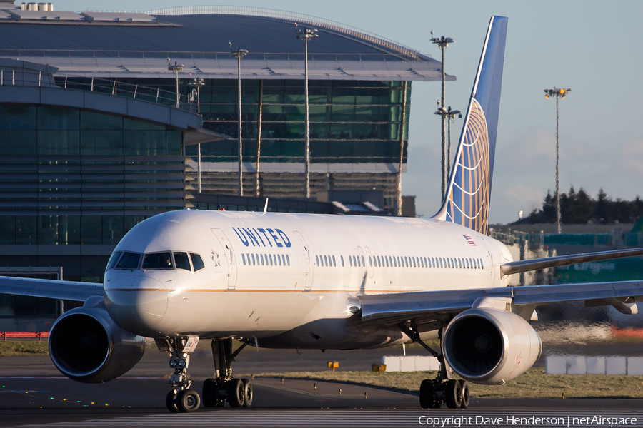 United Airlines Boeing 757-224 (N19141) | Photo 66860