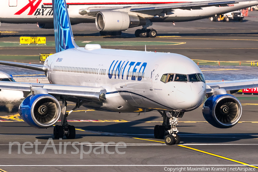 United Airlines Boeing 757-224 (N19141) | Photo 503119