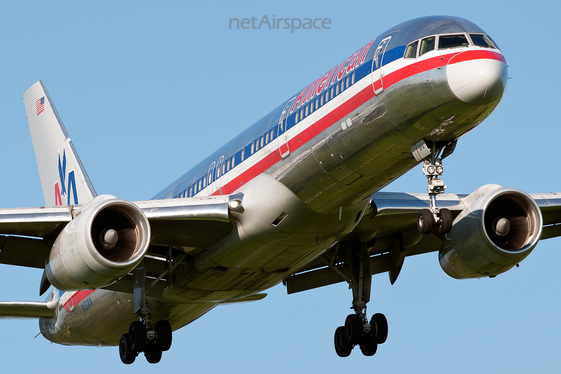 American Airlines Boeing 757-223 (N191AN) at  Manchester - International (Ringway), United Kingdom