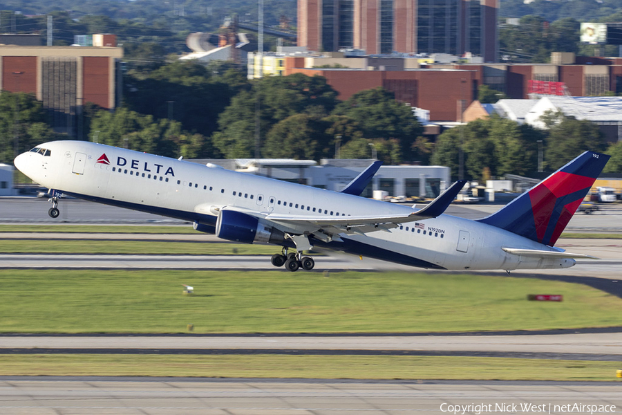 Delta Air Lines Boeing 767-332(ER) (N192DN) | Photo 404626