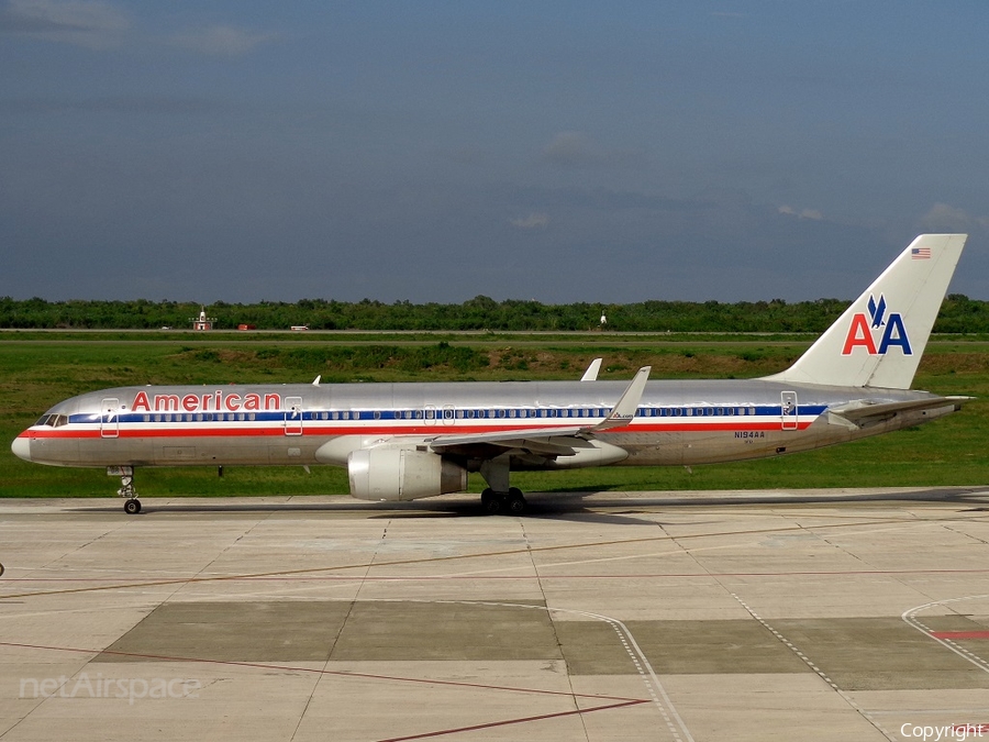 American Airlines Boeing 757-223 (N194AA) | Photo 107058