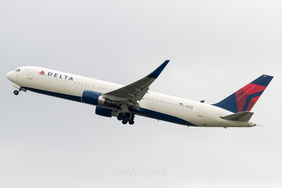 Delta Air Lines Boeing 767-332(ER) (N194DN) | Photo 135936