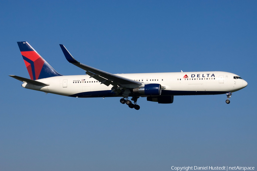 Delta Air Lines Boeing 767-332(ER) (N194DN) | Photo 541702