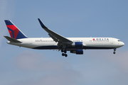 Delta Air Lines Boeing 767-332(ER) (N194DN) at  Istanbul - Ataturk, Turkey