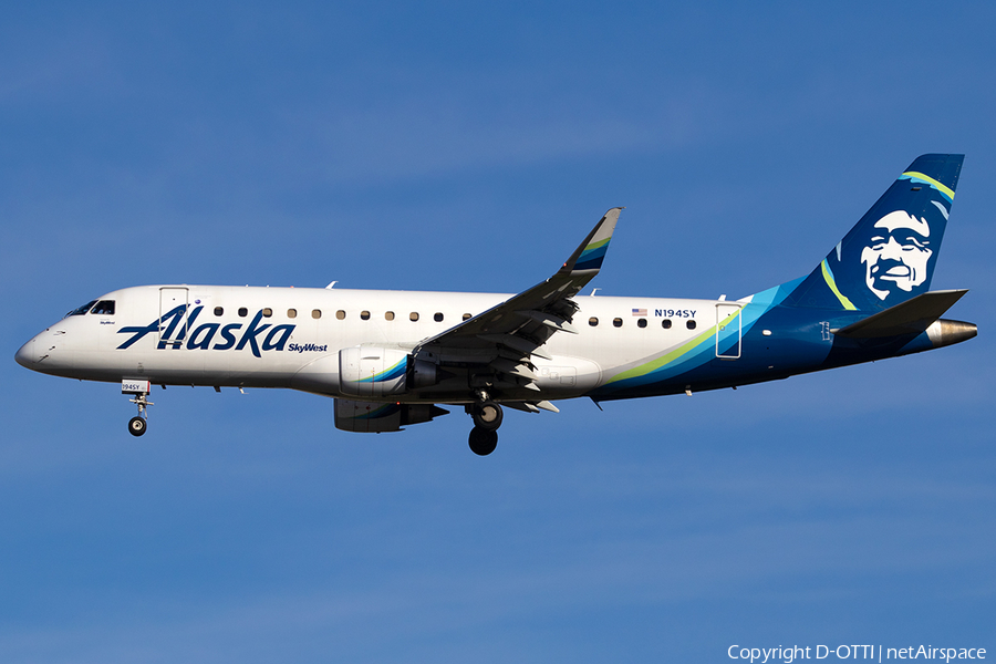 Alaska Airlines (Skywest) Embraer ERJ-175LR (ERJ-170-200LR) (N194SY) | Photo 566038