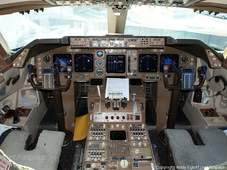 United Airlines Boeing 747-422 (N194UA) | Photo 189094