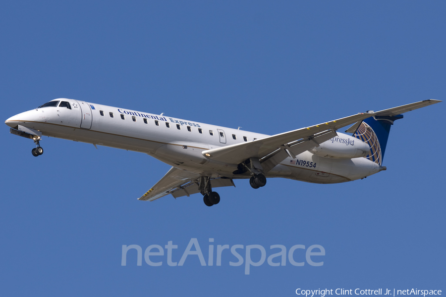 Continental Express Embraer ERJ-145LR (N19554) | Photo 41905