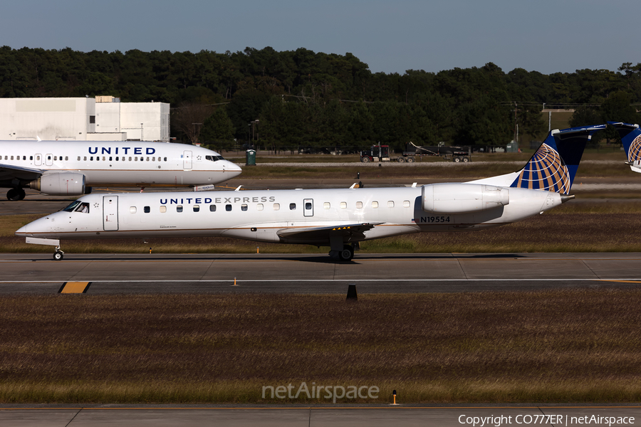 United Express (ExpressJet Airlines) Embraer ERJ-145LR (N19554) | Photo 387119