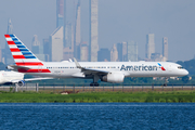 American Airlines Boeing 757-223 (N195AN) at  New York - John F. Kennedy International, United States