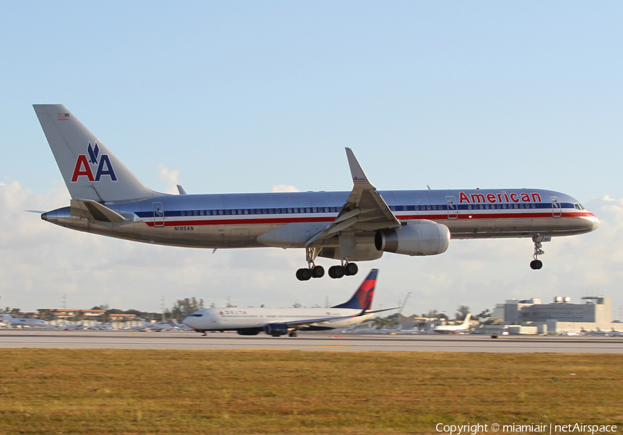 American Airlines Boeing 757-223 (N195AN) | Photo 2277
