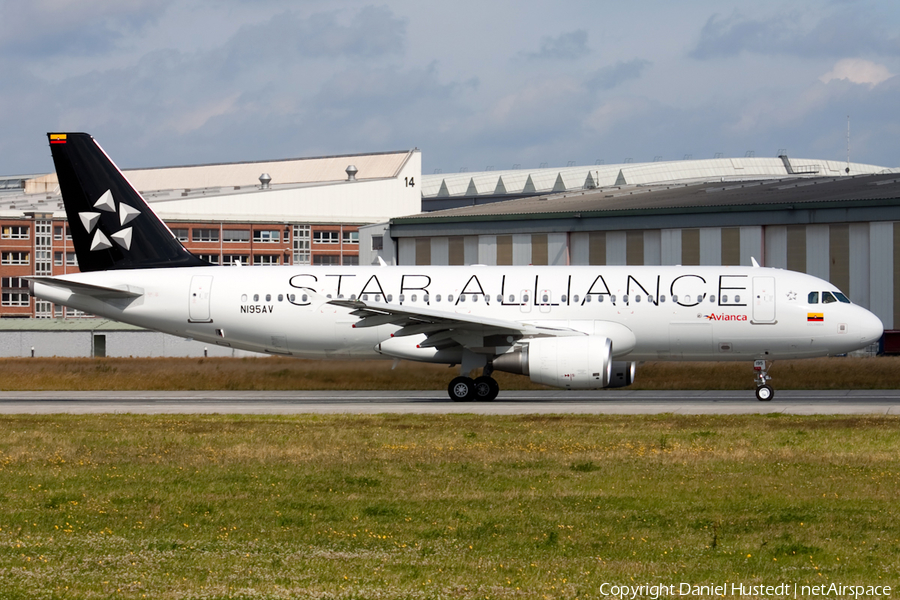 Avianca Airbus A320-214 (N195AV) | Photo 558000