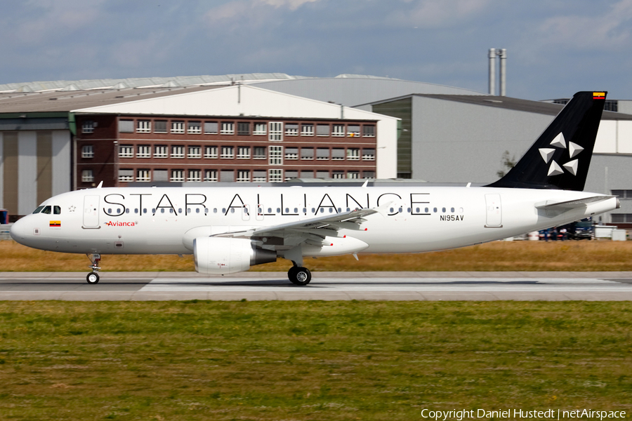 Avianca Airbus A320-214 (N195AV) | Photo 558001