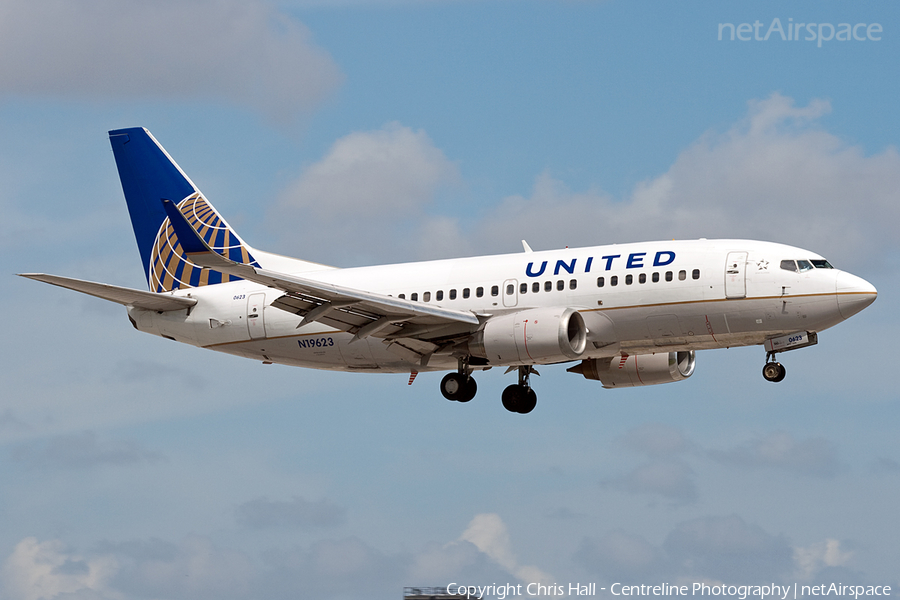 United Airlines Boeing 737-524 (N19623) | Photo 4130
