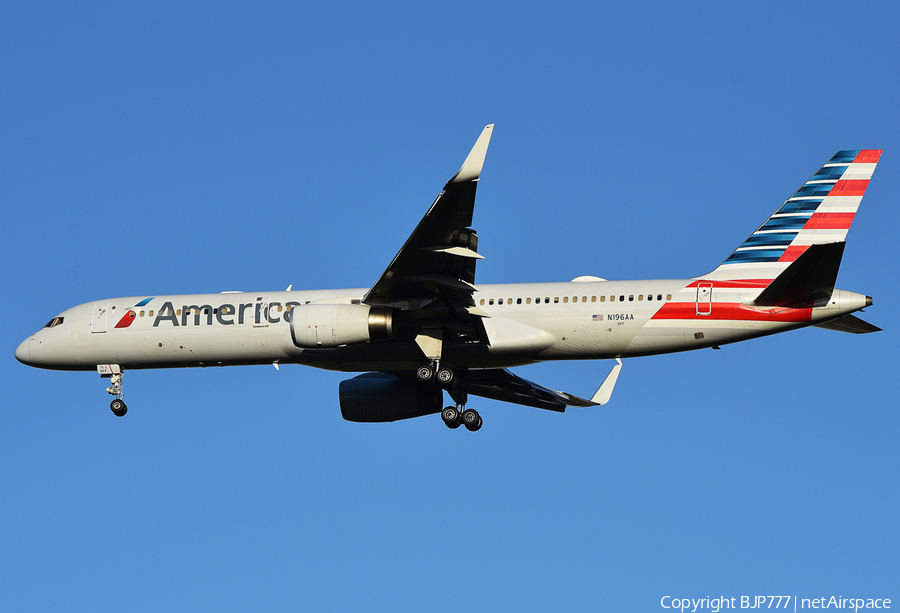 American Airlines Boeing 757-223 (N196AA) | Photo 352318