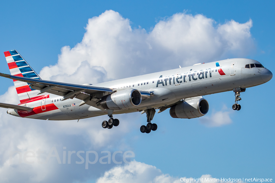 American Airlines Boeing 757-223 (N196AA) | Photo 316339