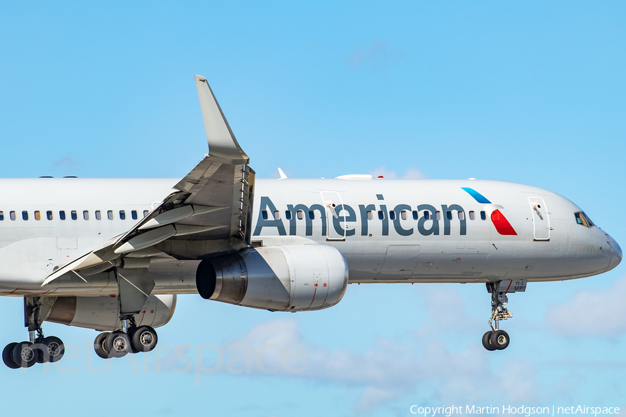 American Airlines Boeing 757-223 (N196AA) | Photo 316340