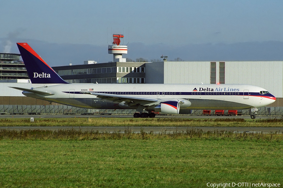 Delta Air Lines Boeing 767-332(ER) (N196DN) | Photo 369346