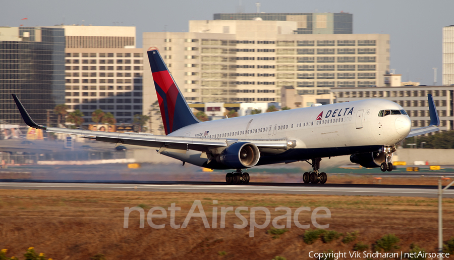 Delta Air Lines Boeing 767-332(ER) (N196DN) | Photo 120240