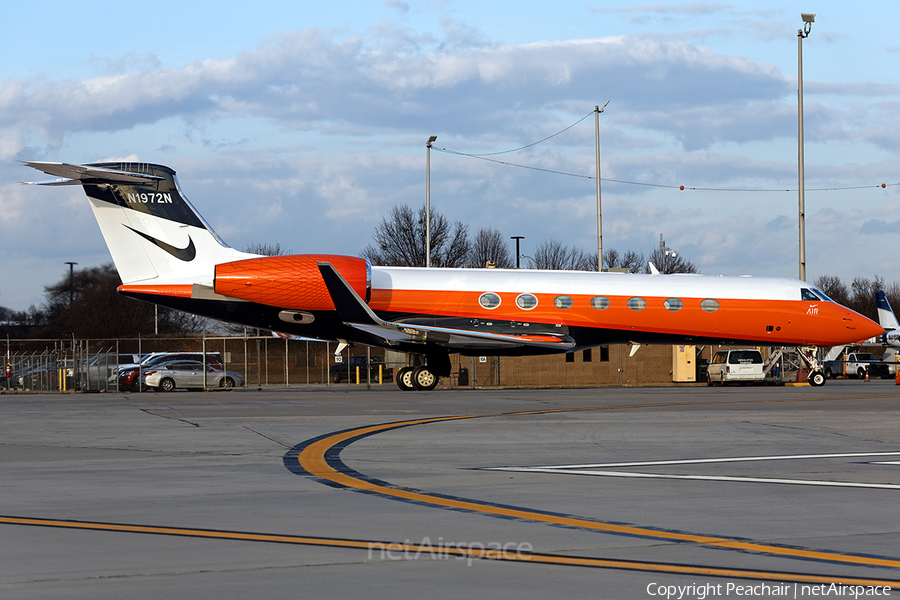 Nike (Air) Inc. Gulfstream G-V-SP (G550) (N1972N) | Photo 142488
