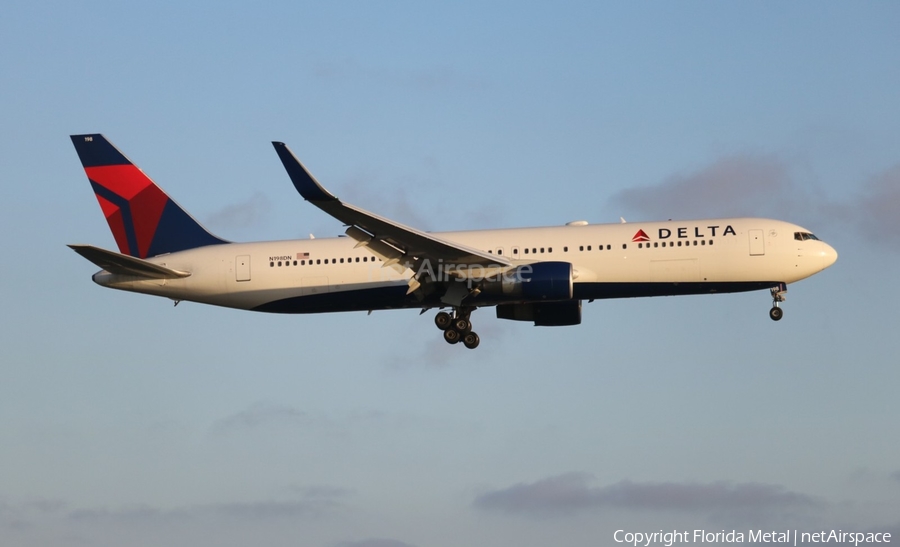 Delta Air Lines Boeing 767-332(ER) (N198DN) | Photo 297165