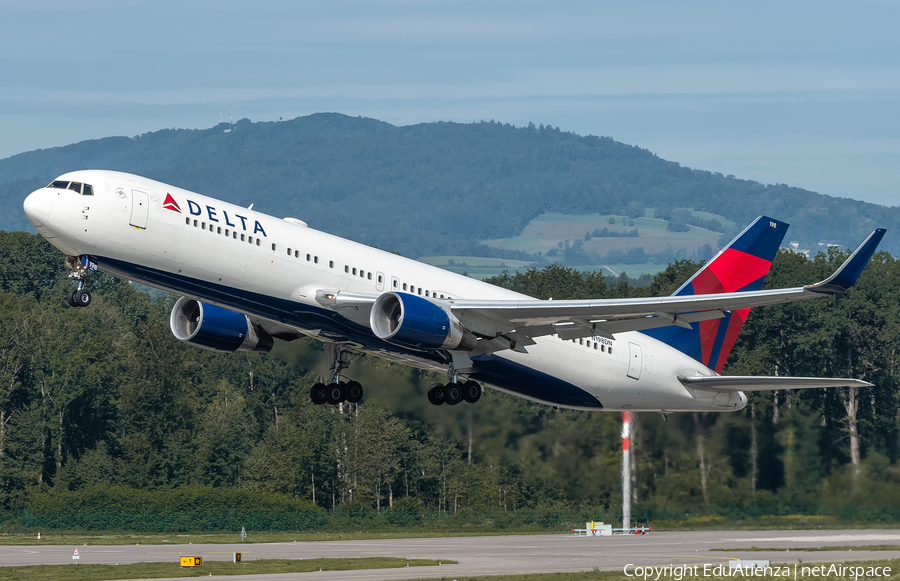 Delta Air Lines Boeing 767-332(ER) (N198DN) | Photo 351369
