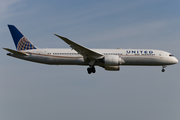 United Airlines Boeing 787-9 Dreamliner (N19951) at  Amsterdam - Schiphol, Netherlands