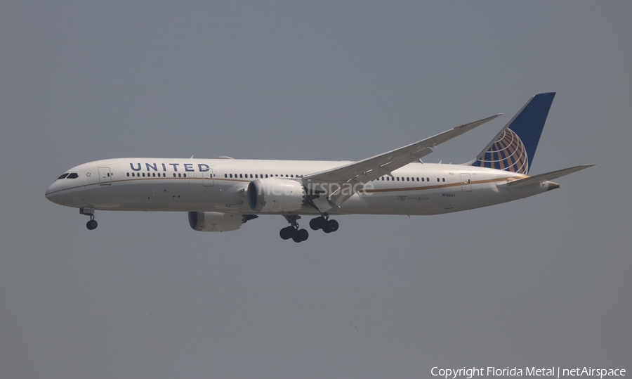 United Airlines Boeing 787-9 Dreamliner (N19951) | Photo 378523