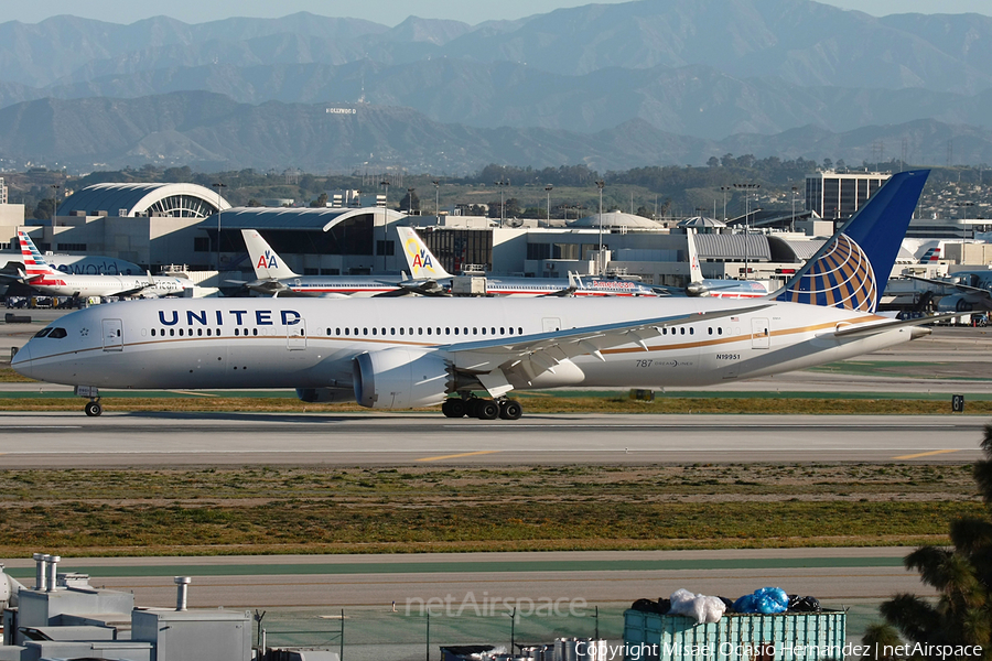 United Airlines Boeing 787-9 Dreamliner (N19951) | Photo 68270