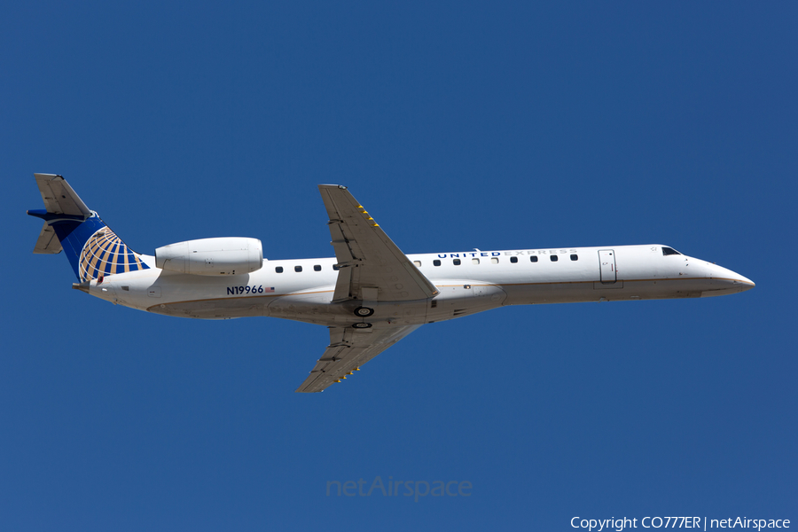 United Express (ExpressJet Airlines) Embraer ERJ-145LR (N19966) | Photo 42774