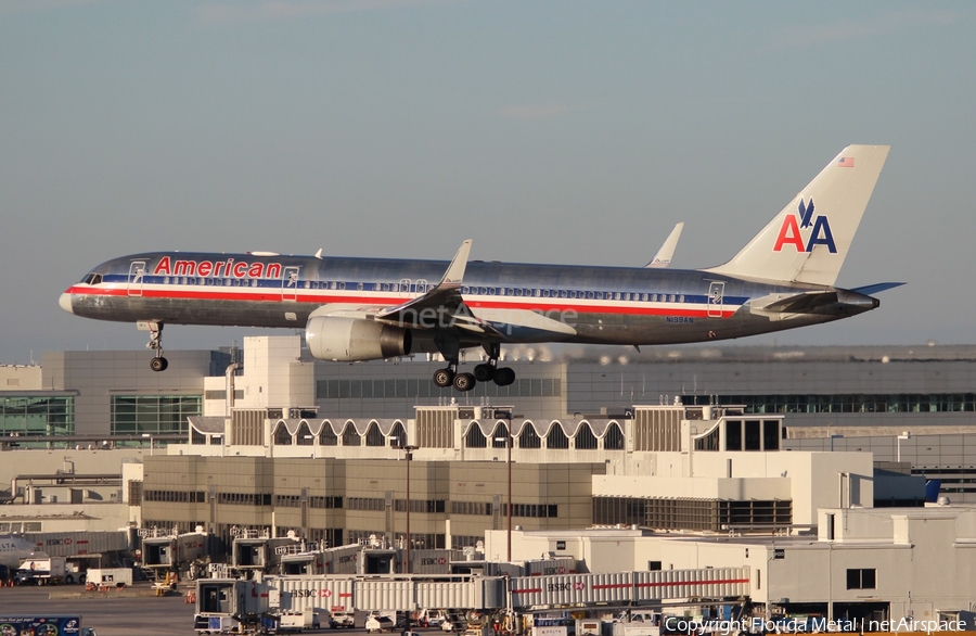 American Airlines Boeing 757-223 (N199AN) | Photo 609646