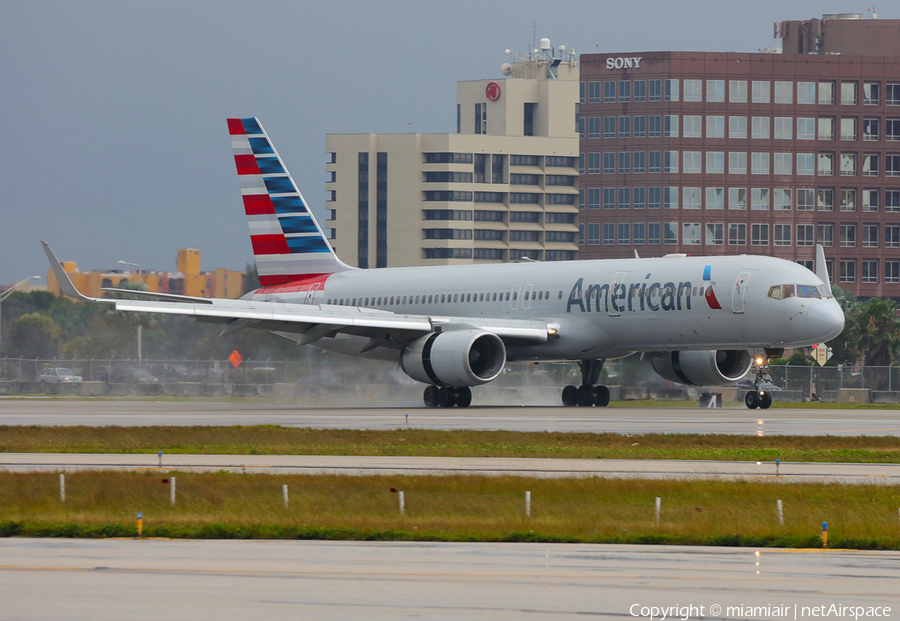 American Airlines Boeing 757-223 (N199AN) | Photo 95824