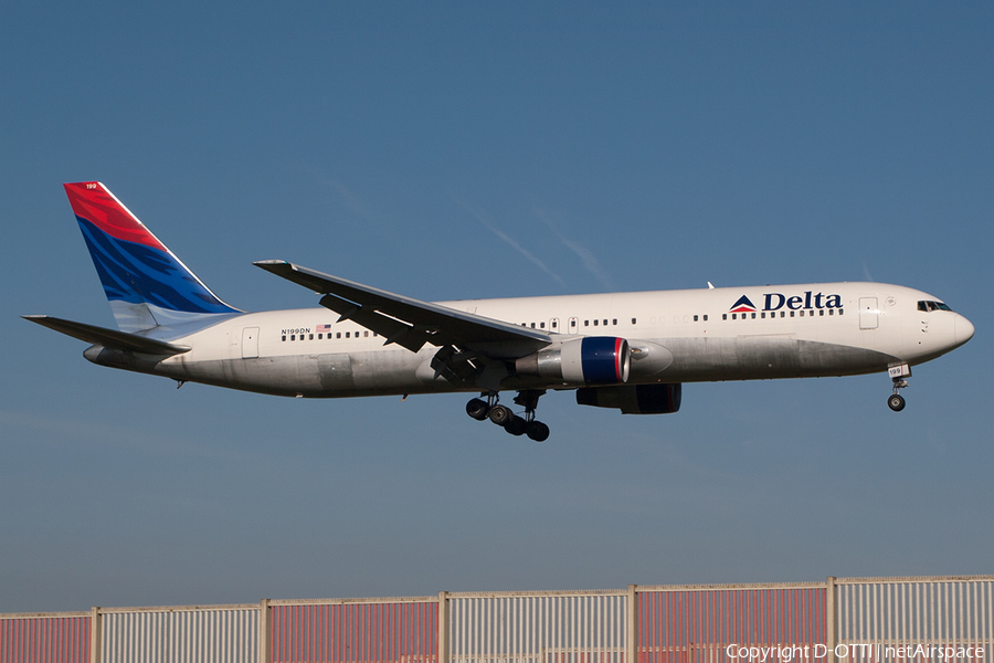 Delta Air Lines Boeing 767-322(ER) (N199DN) | Photo 199716