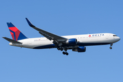 Delta Air Lines Boeing 767-322(ER) (N199DN) at  New York - John F. Kennedy International, United States