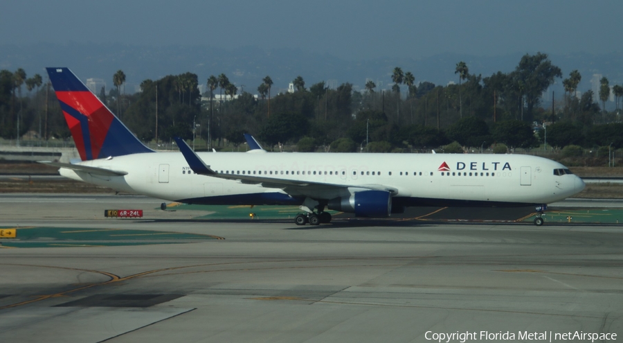 Delta Air Lines Boeing 767-322(ER) (N199DN) | Photo 660458